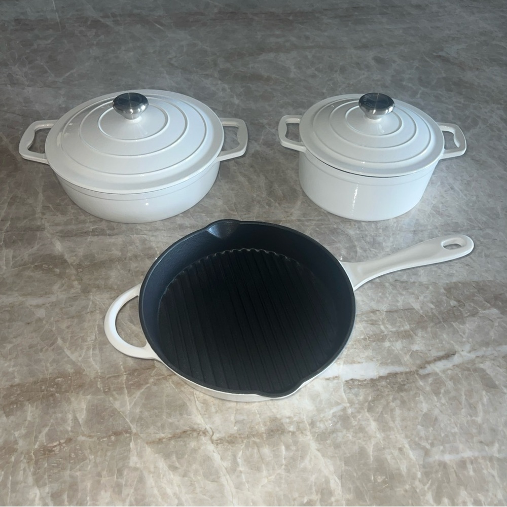 3 PC White Cast Iron Set 10”Skillet, 2.5qt Dutch Oven & 2.5qt Roaster W/lid NEW.